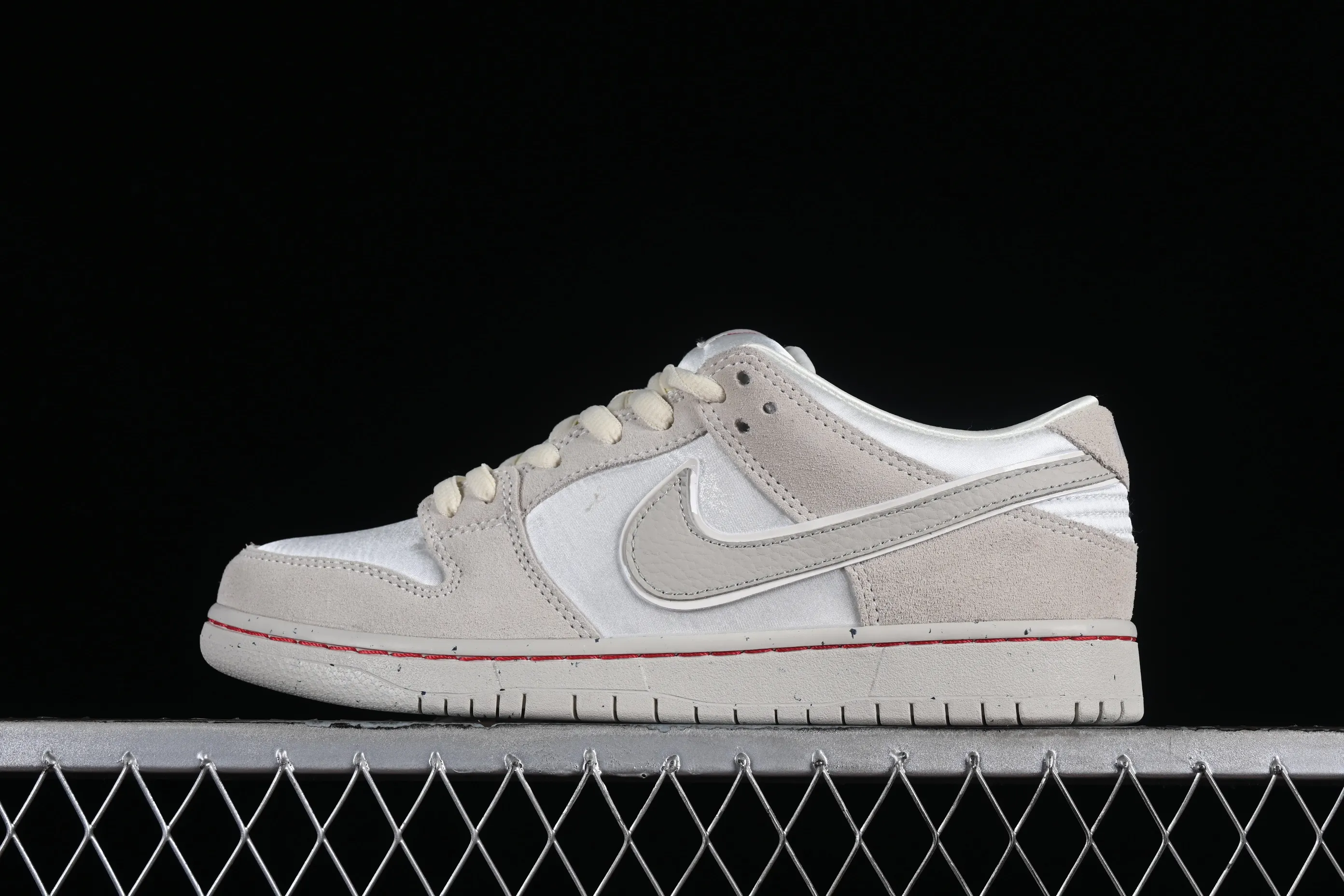 All Categories Nk SB Dunk Series Nk SB Dunk Low Low-top sneakers Z version Nk SB Dunk Low 2024 Valentine's Day theme SB low-top casual sneakers FZ5654-100